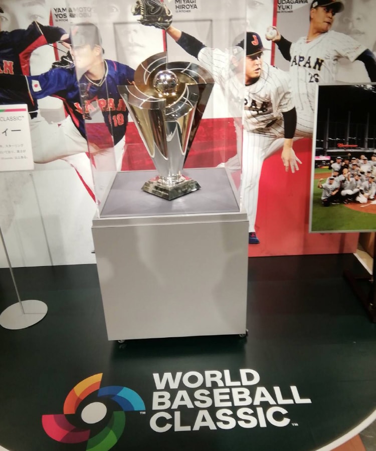 WORLD BASEBALL CLASSICの優勝トロフィー
